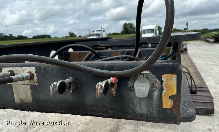 image for item EM2172 2000 Fontaine TL50-NGP lowboy equipment trailer