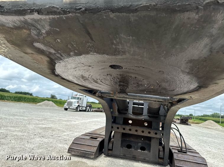 image for item EM2172 2000 Fontaine TL50-NGP lowboy equipment trailer