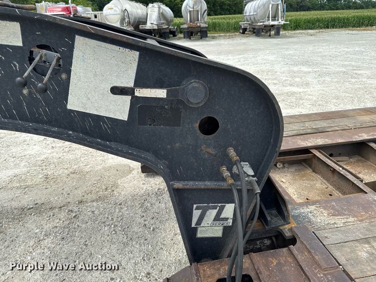 image for item EM2172 2000 Fontaine TL50-NGP lowboy equipment trailer