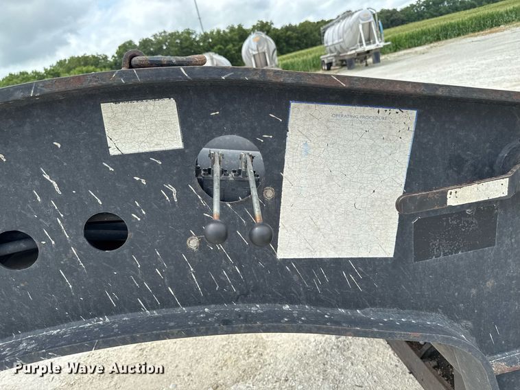 image for item EM2172 2000 Fontaine TL50-NGP lowboy equipment trailer