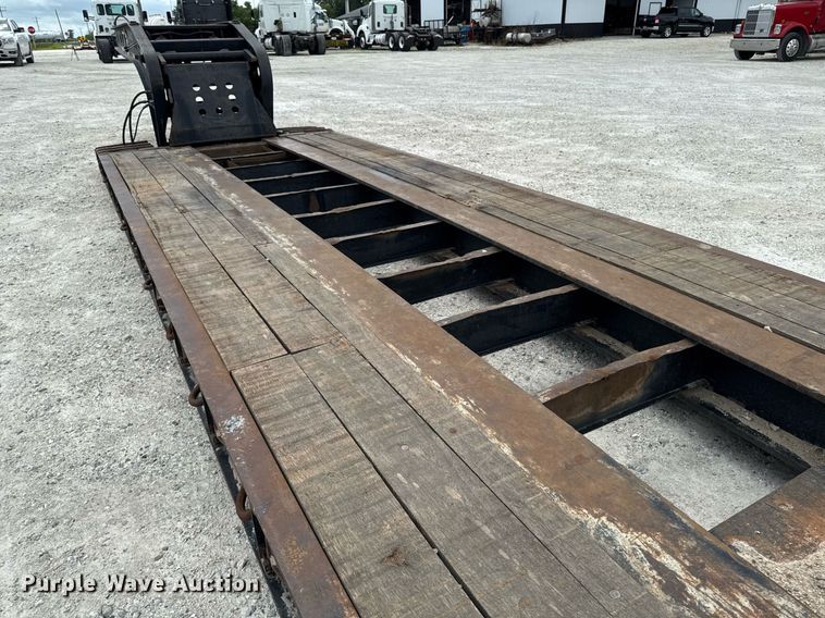 image for item EM2172 2000 Fontaine TL50-NGP lowboy equipment trailer