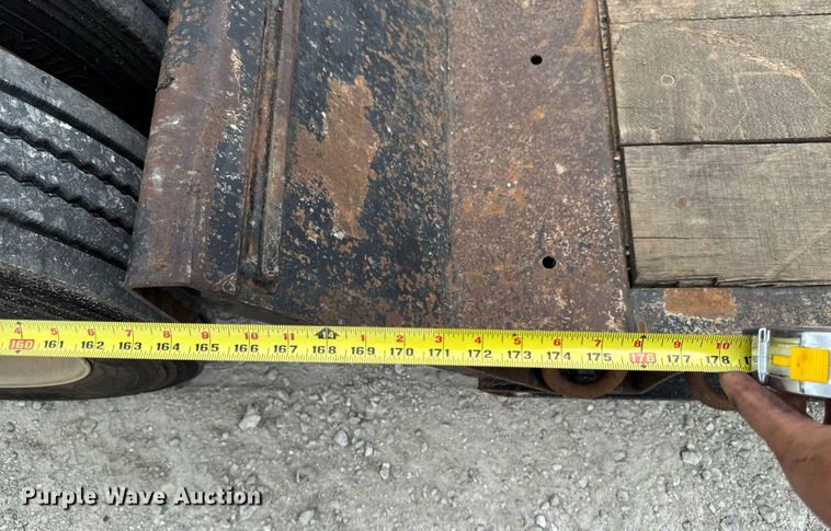 image for item EM2172 2000 Fontaine TL50-NGP lowboy equipment trailer