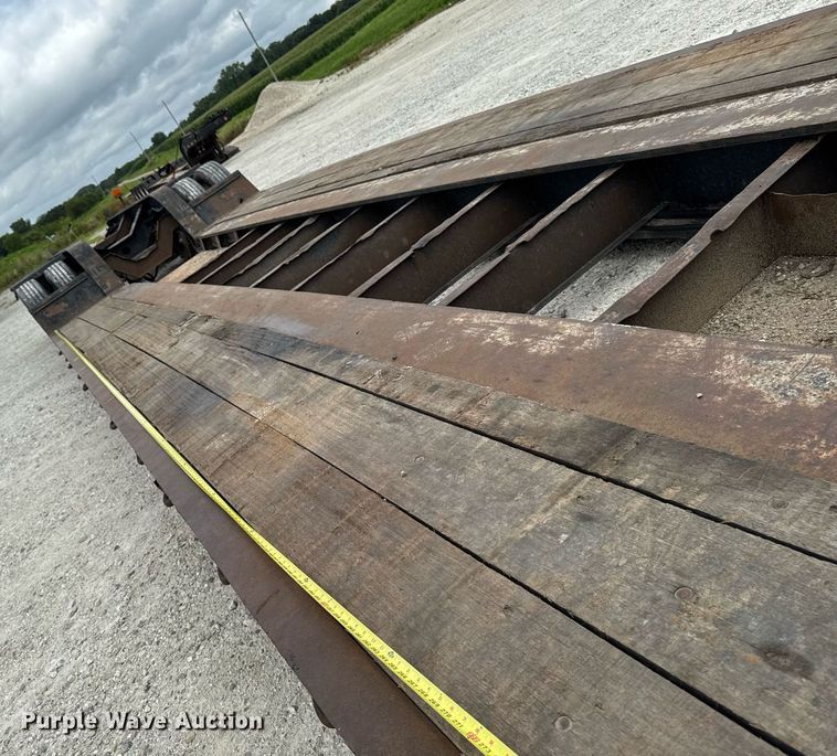 image for item EM2172 2000 Fontaine TL50-NGP lowboy equipment trailer