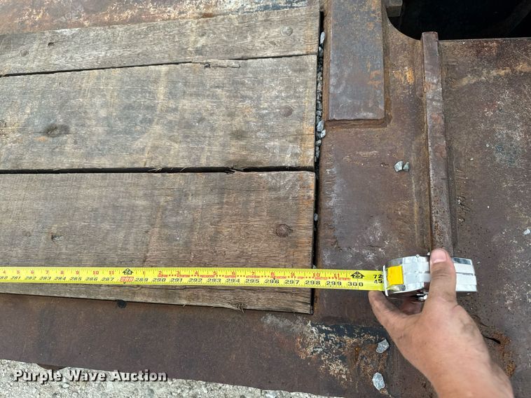 image for item EM2172 2000 Fontaine TL50-NGP lowboy equipment trailer