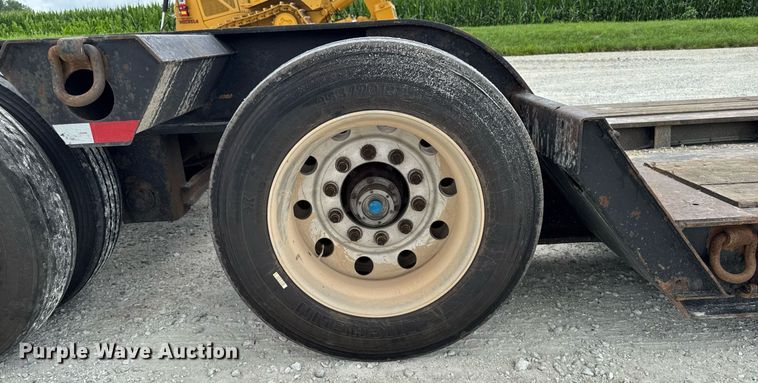 image for item EM2172 2000 Fontaine TL50-NGP lowboy equipment trailer