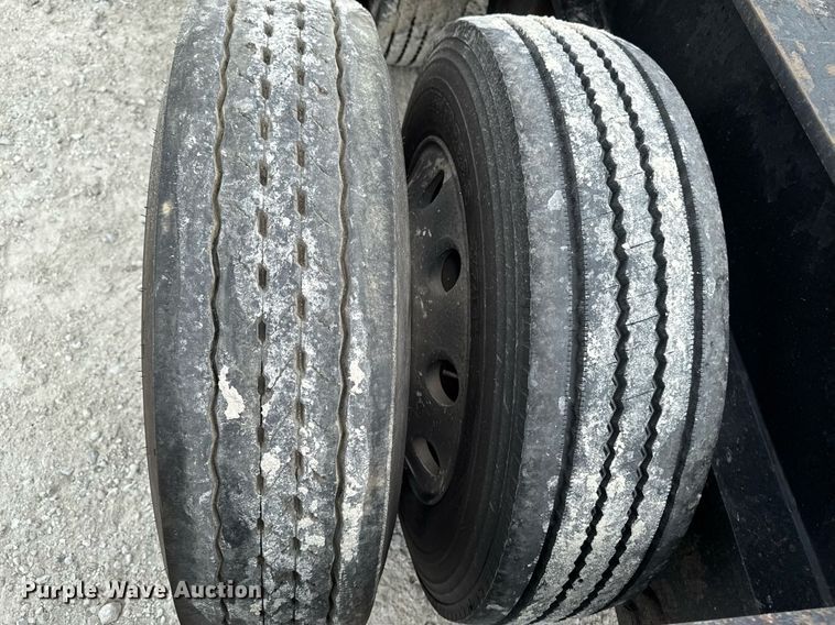 image for item EM2172 2000 Fontaine TL50-NGP lowboy equipment trailer