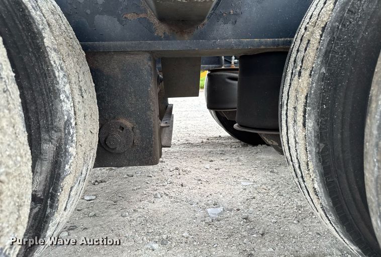 image for item EM2172 2000 Fontaine TL50-NGP lowboy equipment trailer