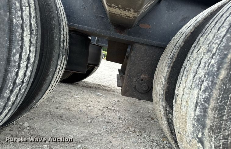 image for item EM2172 2000 Fontaine TL50-NGP lowboy equipment trailer