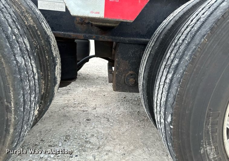 image for item EM2172 2000 Fontaine TL50-NGP lowboy equipment trailer