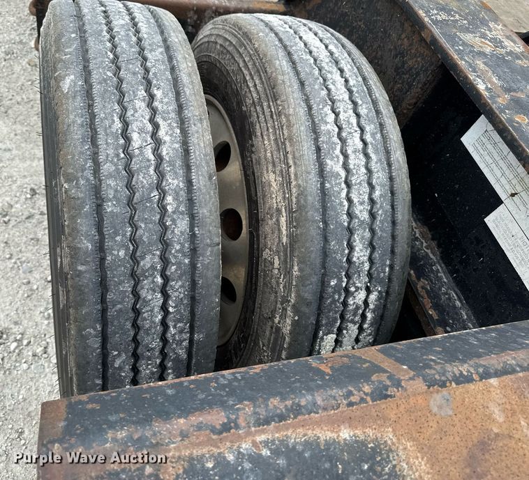 image for item EM2172 2000 Fontaine TL50-NGP lowboy equipment trailer