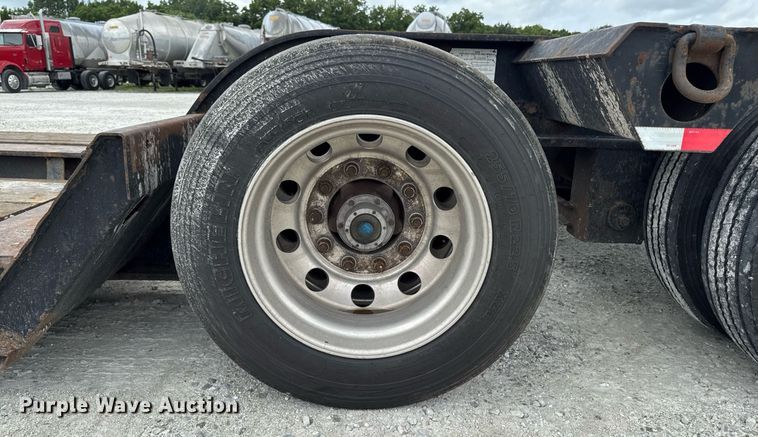 image for item EM2172 2000 Fontaine TL50-NGP lowboy equipment trailer