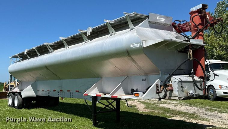 image for item EM2190 2003 Sudenga feed delivery trailer