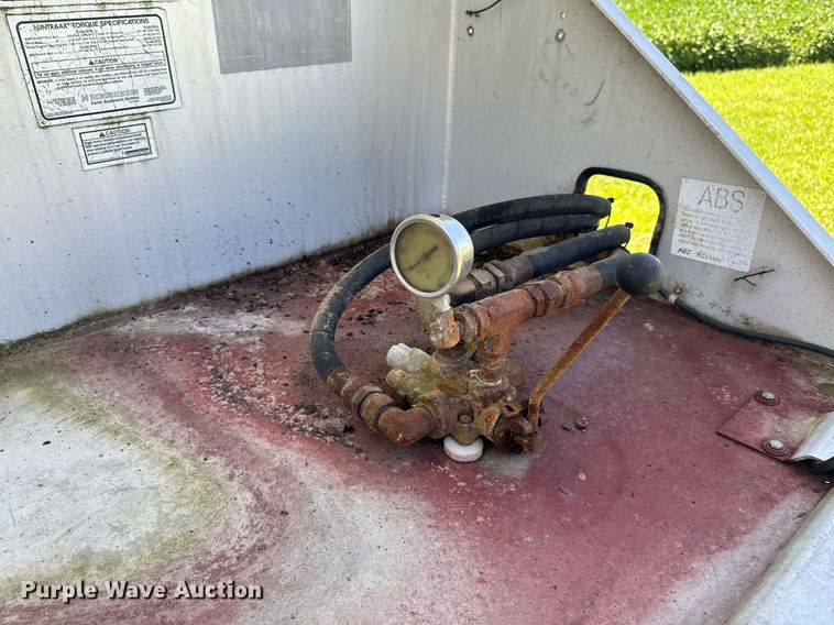 image for item EM2190 2003 Sudenga feed delivery trailer