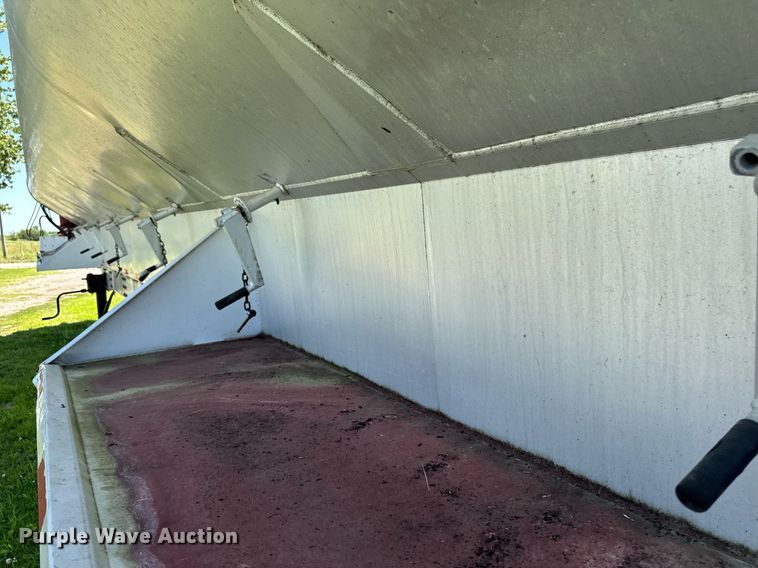 image for item EM2190 2003 Sudenga feed delivery trailer