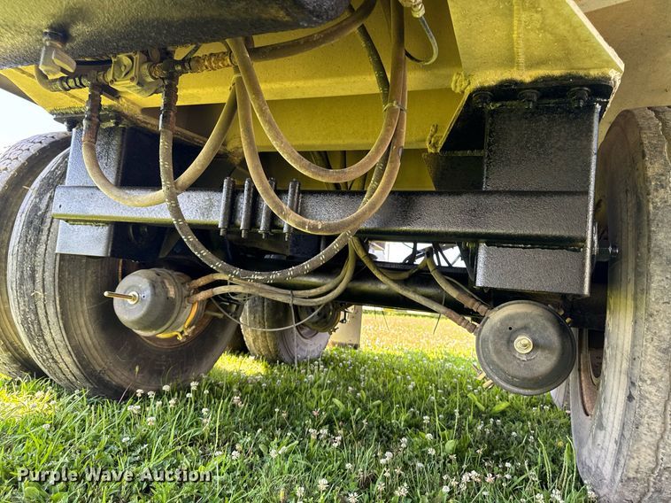 image for item EM2190 2003 Sudenga feed delivery trailer