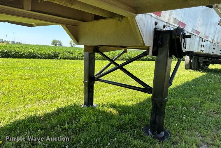 image for item EM2190 2003 Sudenga feed delivery trailer