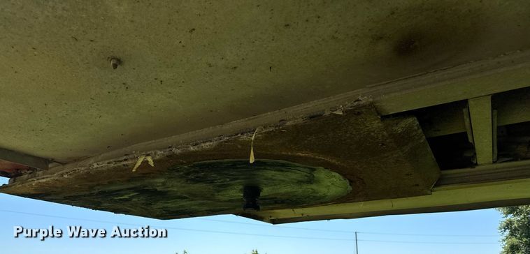 image for item EM2190 2003 Sudenga feed delivery trailer