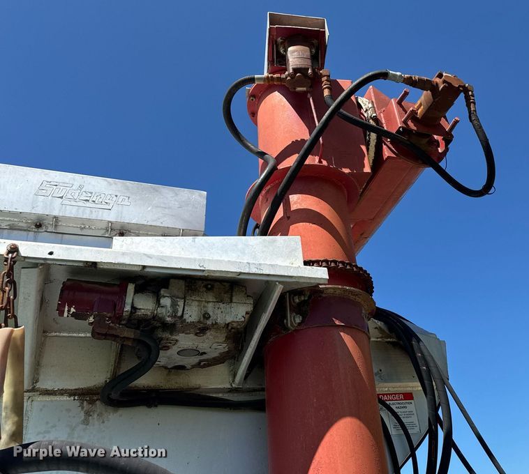 image for item EM2190 2003 Sudenga feed delivery trailer