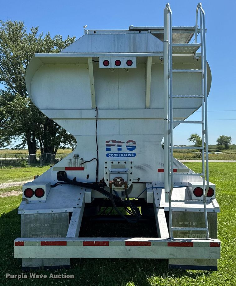 image for item EM2190 2003 Sudenga feed delivery trailer