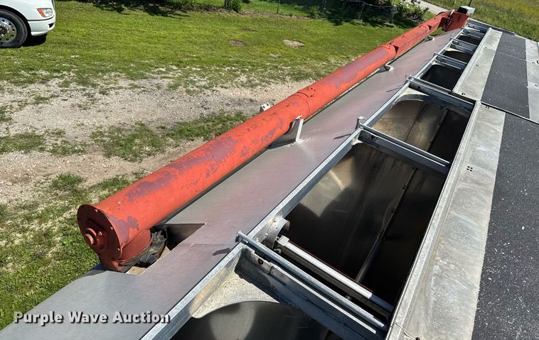 image for item EM2190 2003 Sudenga feed delivery trailer