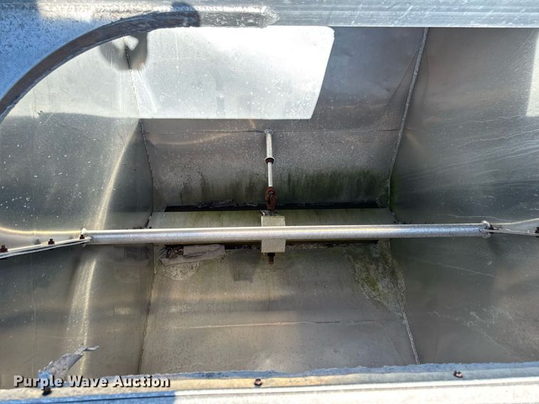 image for item EM2190 2003 Sudenga feed delivery trailer