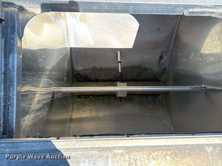 image for item EM2190 2003 Sudenga feed delivery trailer