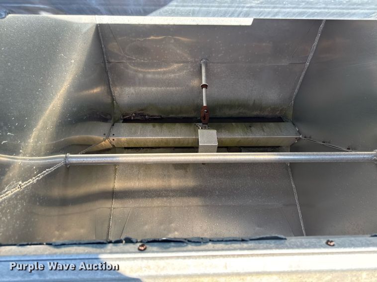 image for item EM2190 2003 Sudenga feed delivery trailer