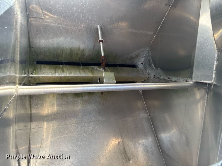 image for item EM2190 2003 Sudenga feed delivery trailer