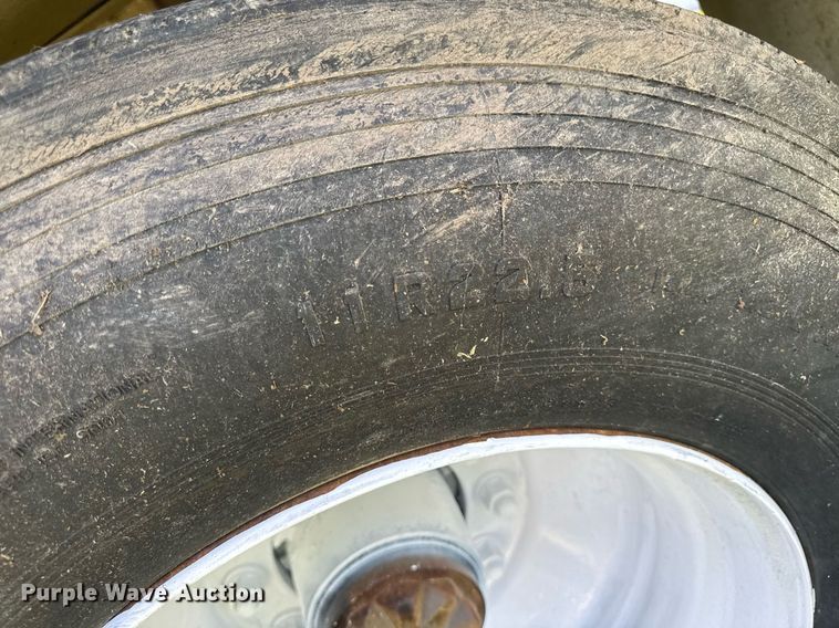 image for item EM2190 2003 Sudenga feed delivery trailer