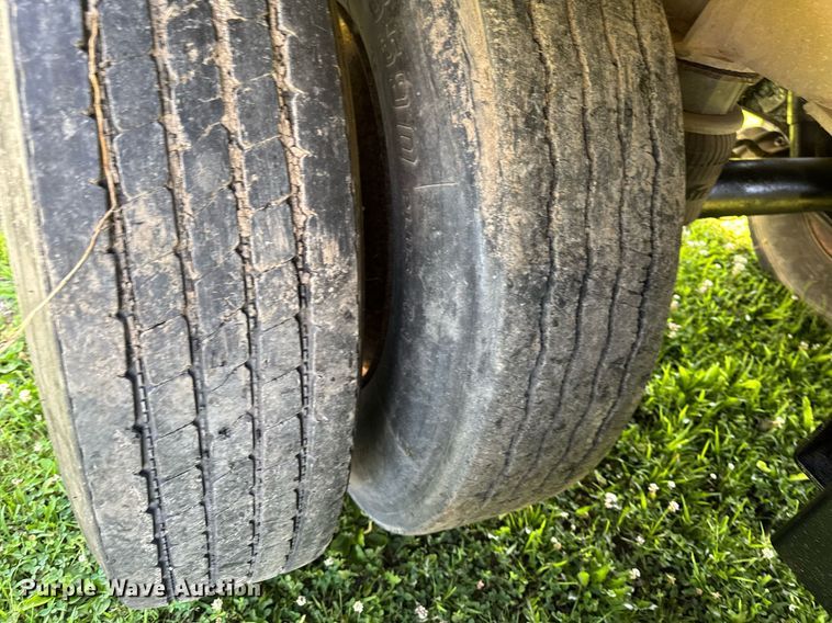 image for item EM2190 2003 Sudenga feed delivery trailer