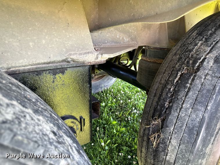 image for item EM2190 2003 Sudenga feed delivery trailer