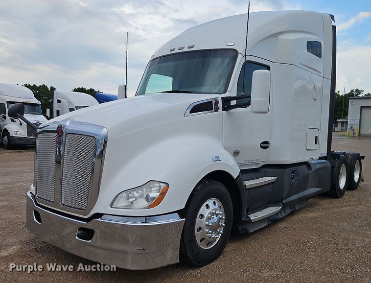 CAMIóN CAMAROTE 2018 KENWORTH