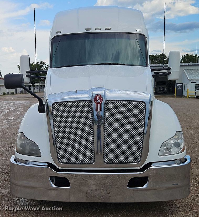 CAMIóN CAMAROTE 2018 KENWORTH