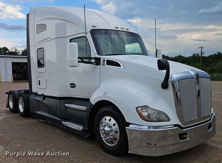 CAMIóN CAMAROTE 2018 KENWORTH