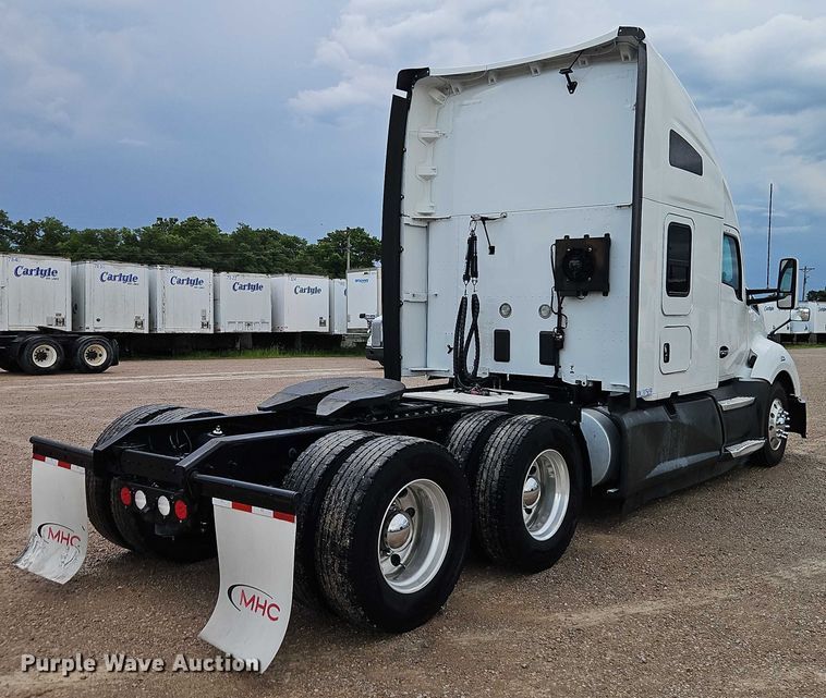 CAMIóN CAMAROTE 2018 KENWORTH