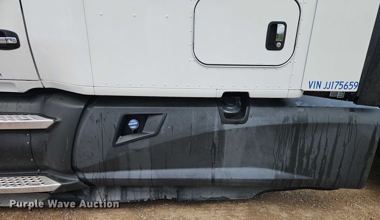 image for item EO4558 2018 Kenworth T680 semi truck