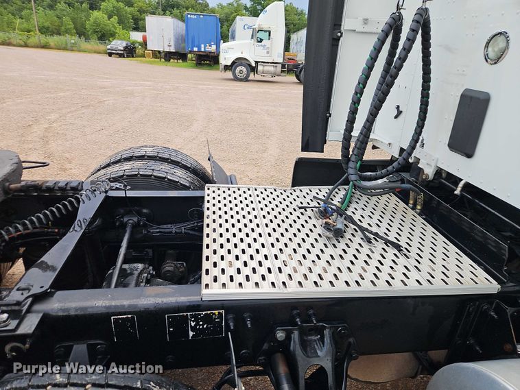 image for item EO4558 2018 Kenworth T680 semi truck