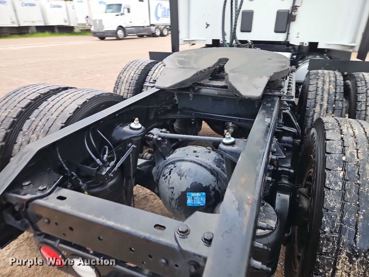 image for item EO4558 2018 Kenworth T680 semi truck