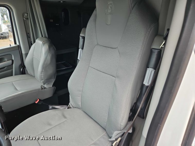 image for item EO4558 2018 Kenworth T680 semi truck