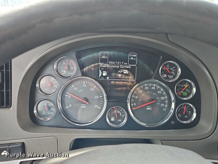 image for item EO4558 2018 Kenworth T680 semi truck