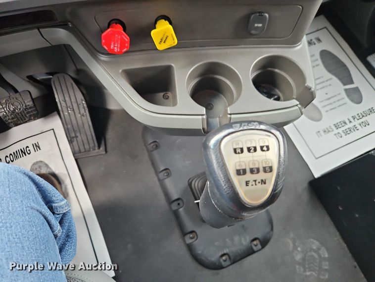 image for item EO4558 2018 Kenworth T680 semi truck