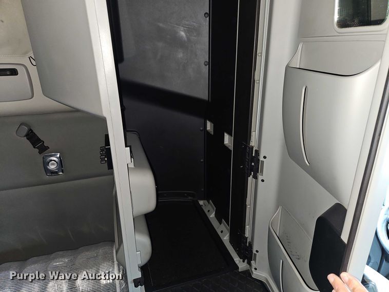 image for item EO4558 2018 Kenworth T680 semi truck