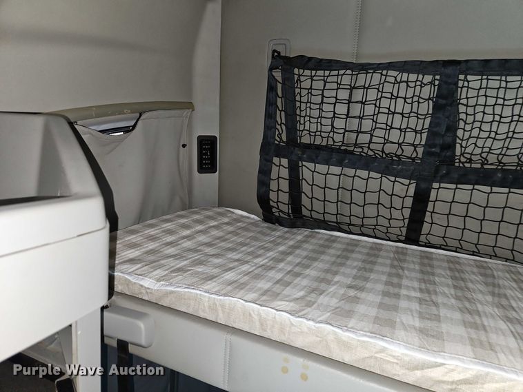 image for item EO4558 2018 Kenworth T680 semi truck