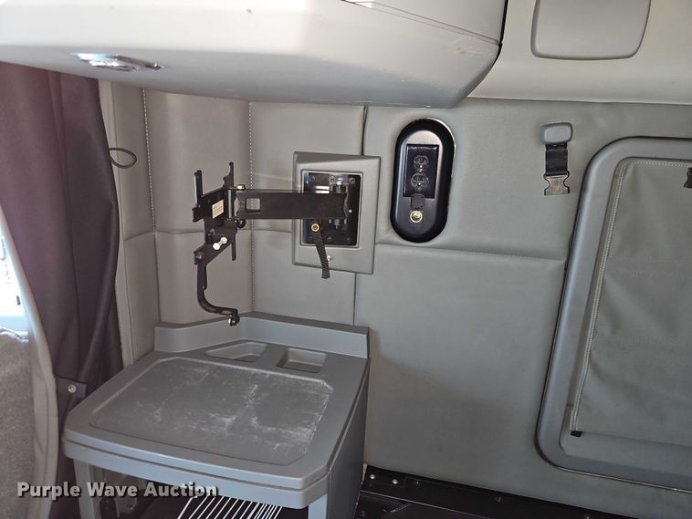 image for item EO4558 2018 Kenworth T680 semi truck