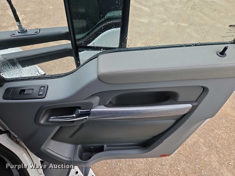 image for item EO4558 2018 Kenworth T680 semi truck