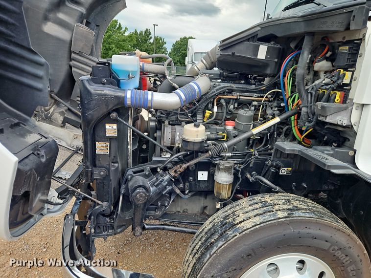 image for item EO4558 2018 Kenworth T680 semi truck