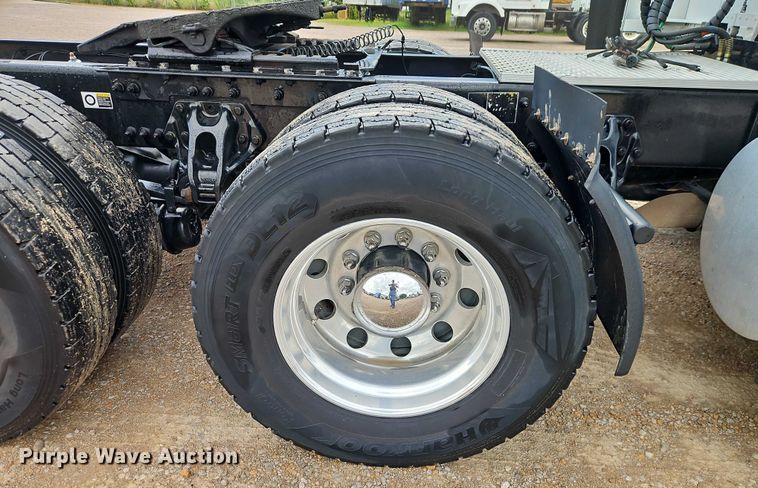 image for item EO4558 2018 Kenworth T680 semi truck