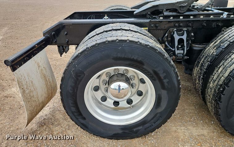 image for item EO4558 2018 Kenworth T680 semi truck