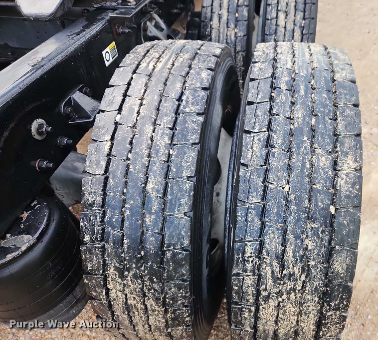 image for item EO4558 2018 Kenworth T680 semi truck