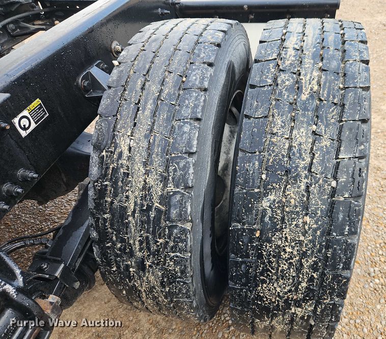 image for item EO4558 2018 Kenworth T680 semi truck